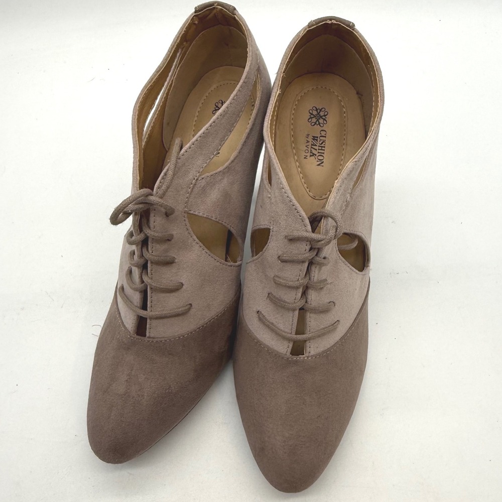 Cushion Walk Avon Womens Taupe Faux Suede‎ Heels 8 steampunk Victorian office